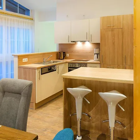 Penthouse In Near Lift 公寓 涅德劳