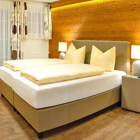 Penthouse In Near Lift 公寓